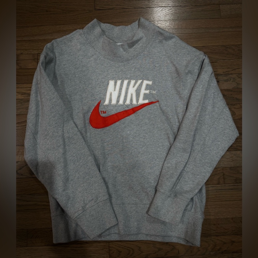 NIKE Pullover Crew